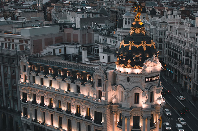 做西班牙TikTok短視頻運營要用專線網(wǎng)絡(luò)線路嗎？